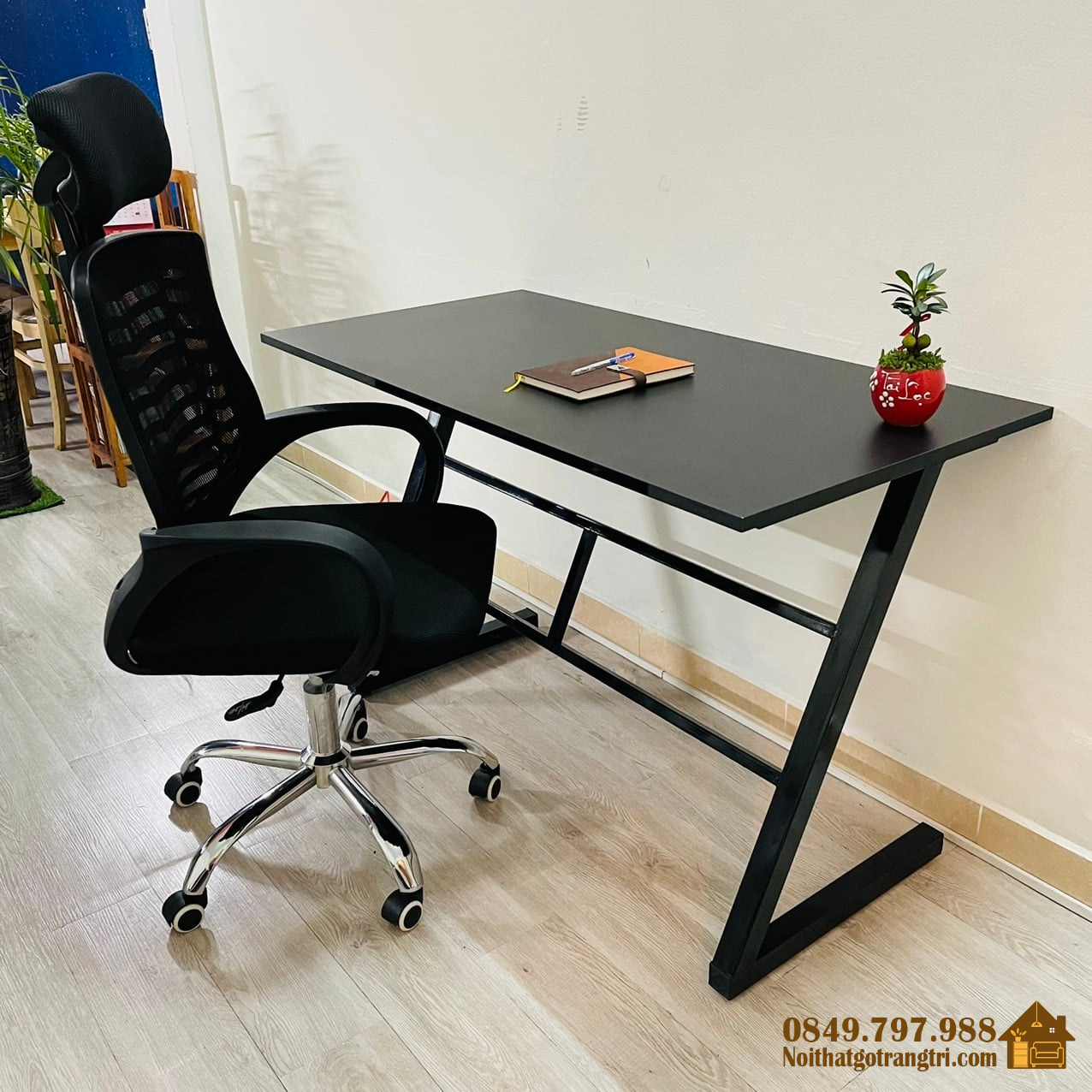 Bàn làm việc chữ Z khung sắt mặt gỗ mdf